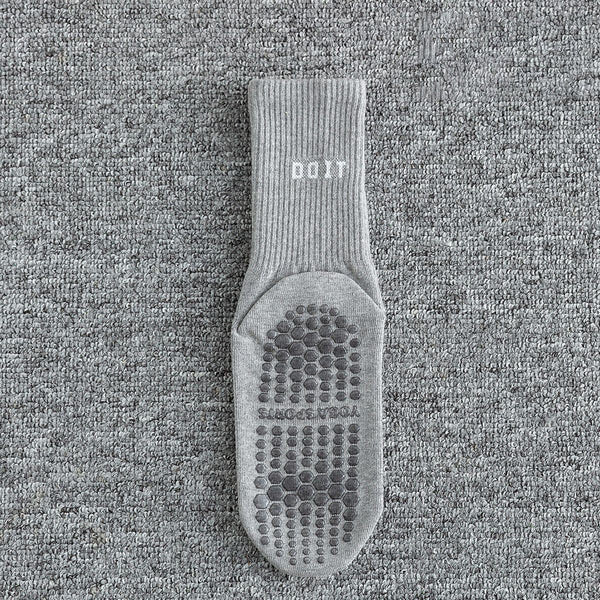 Hot Selling Cotton Mid Tube Sports Socks Custom Running Breathable Yoga Socks Pilates for Women