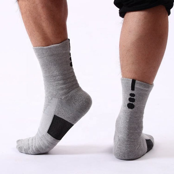 Wholesale Black Grey High Custom Logo Thin Crew Winter Summer Outdoor Sport Gym Running Basketball Socks Men Terry Cushion Socks