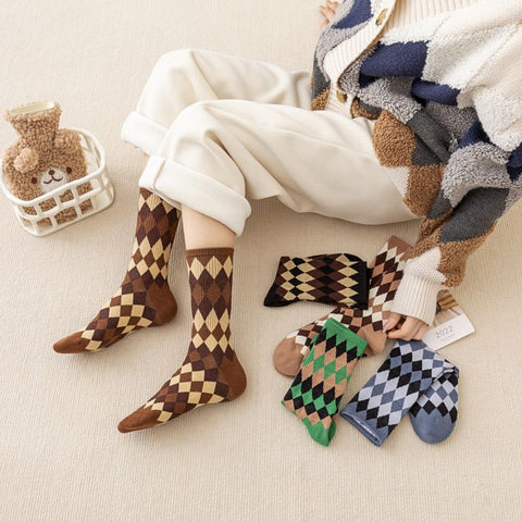 New stripe mid - long tube diamond check sports socks