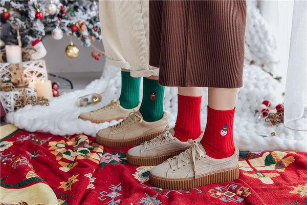 4 Pairs Santa Claus Deer Cartoon Logo Embroidered Socks Men Unisex Xmas Knitted Christmas Socks Gift Box