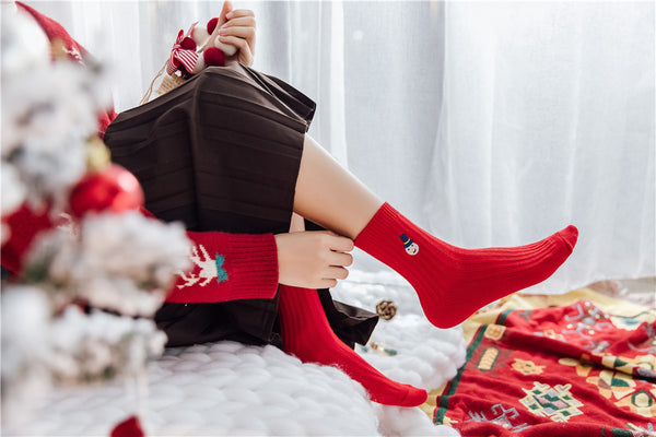 4 Pairs Santa Claus Deer Cartoon Logo Embroidered Socks Men Unisex Xmas Knitted Christmas Socks Gift Box