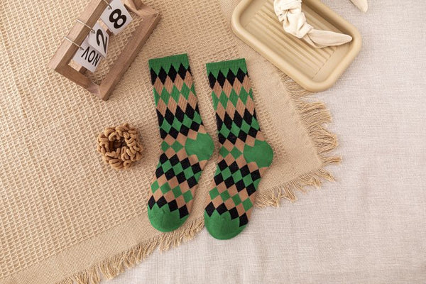 New stripe mid - long tube diamond check sports socks