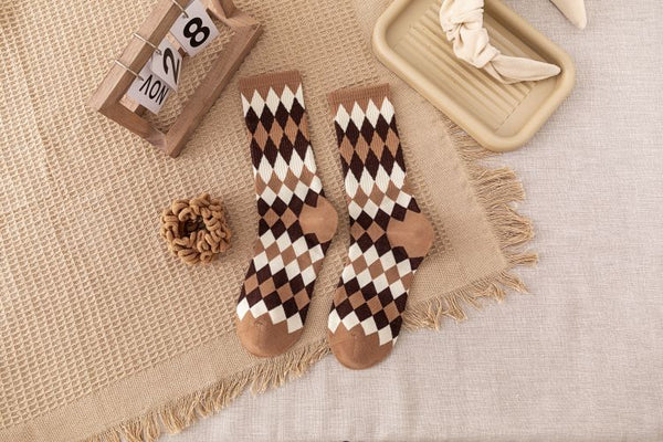 New stripe mid - long tube diamond check sports socks