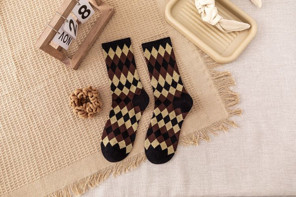 New stripe mid - long tube diamond check sports socks
