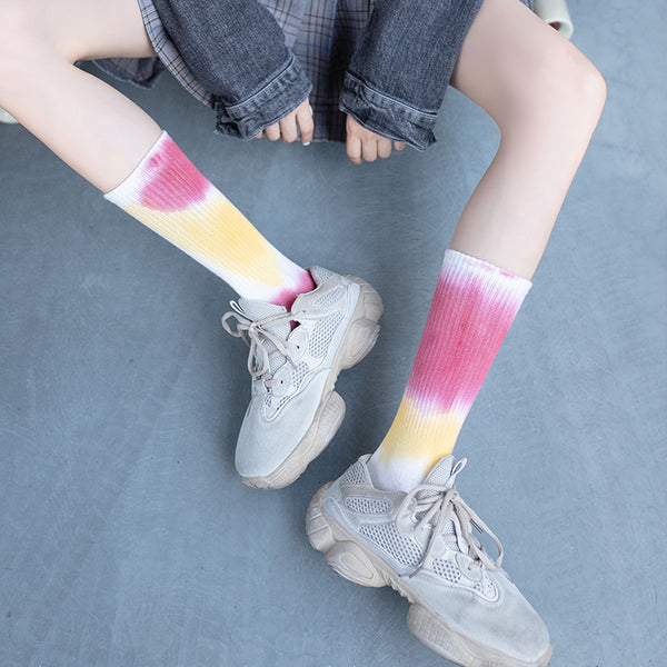Europe and The United States street tie-dye tide socks gradual personality skateboard basketball socks